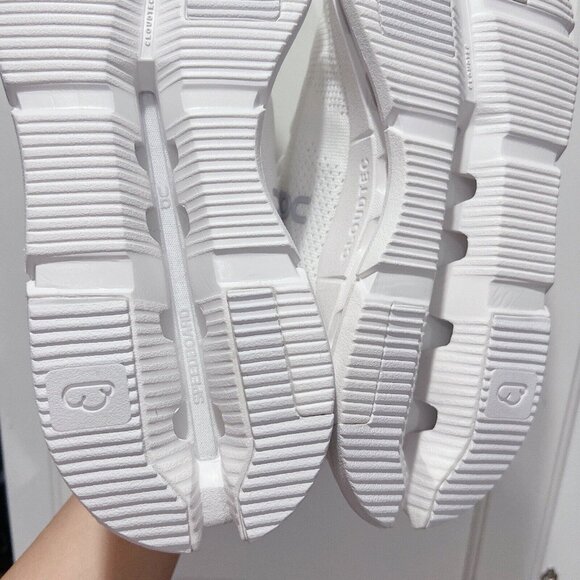 On Cloud Cloudnova Running Shoe Sneaker Undyed-White Mens Size US 8.5 - Picture 9 of 10